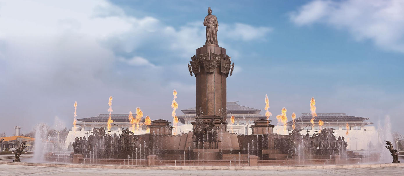 《孫武頌》動感雕塑依據(jù)孫子軍事文化思想，采用現(xiàn)代雕塑藝術設計而成。該動感雕塑運用了先進的數(shù)字技術，采用激光、音響、焰火、水霧、轉動、燈光、噴泉等有機組合，生動演繹了古代戰(zhàn)爭場面，場景高潮迭起、五彩繽紛、雄渾博大、震撼人心，是目前科技含量最高、工藝最復雜、藝術效果最佳的景觀動態(tài)雕塑典范。.jpg